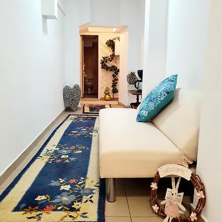 Reina Home
